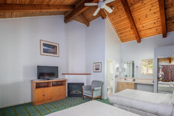 Butterfly Grove Inn image 13