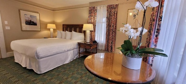 Butterfly Grove Inn image 27