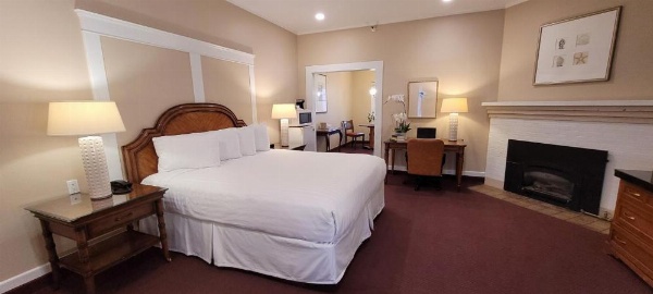 Butterfly Grove Inn image 30