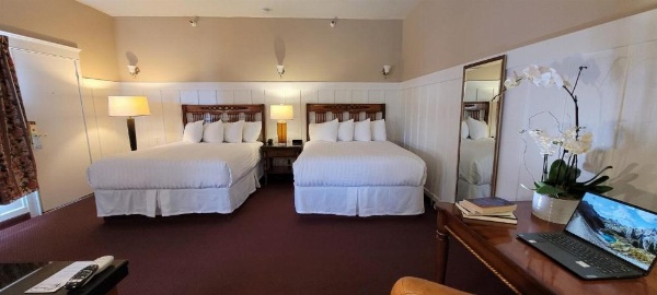 Butterfly Grove Inn image 35